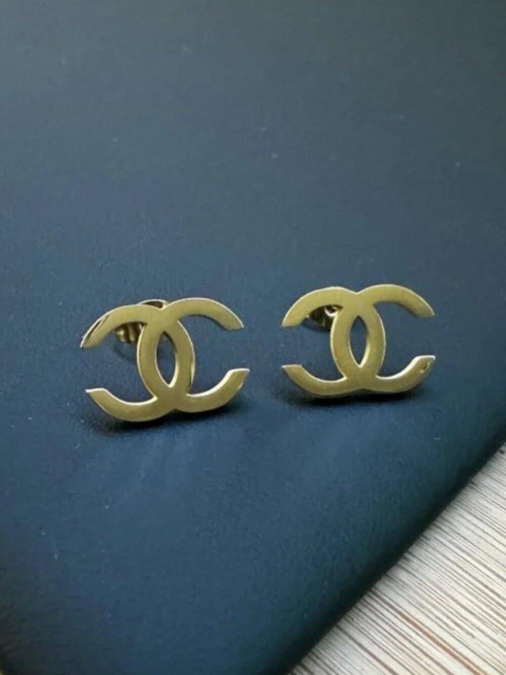Vintage Earrings - Gold CC Earrings - Feminine - Y2K - Womens - Gold Studs